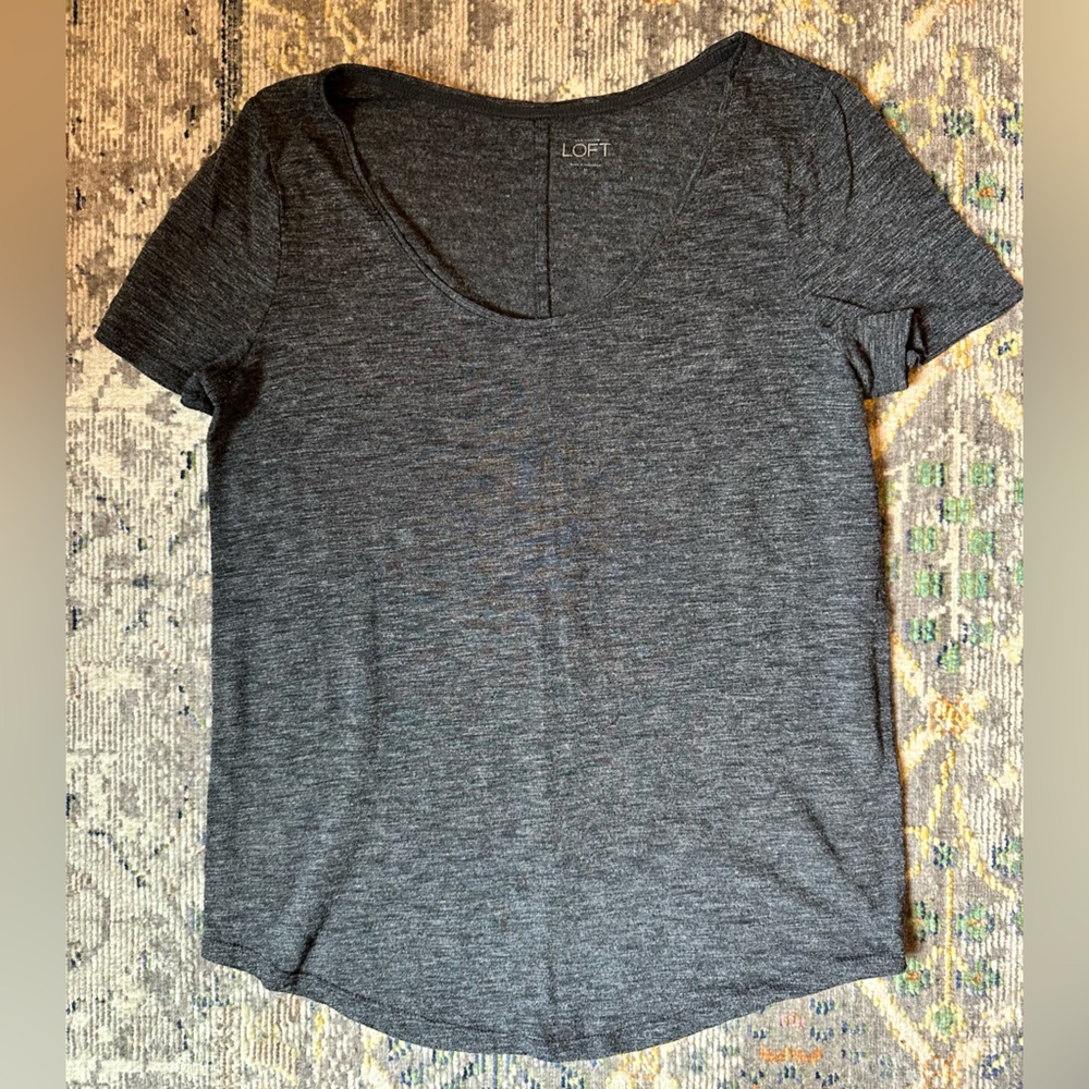 LOFT charcoal gray basic tee Size M.